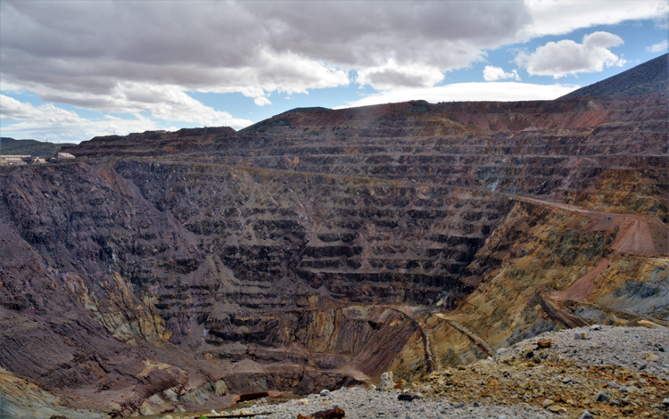 mine pit
